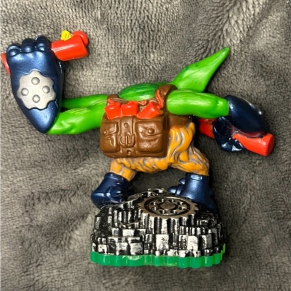 SKYLANDERS Boomer Figure - Picture 2 of 3